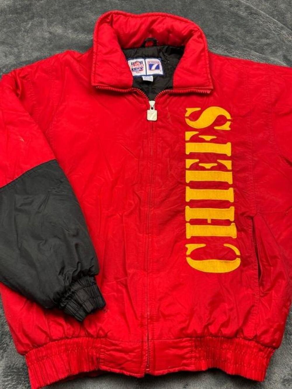 Vintage Kansas City Chiefs Jacket Mens Medium Red NFL Football Logo 7 90s